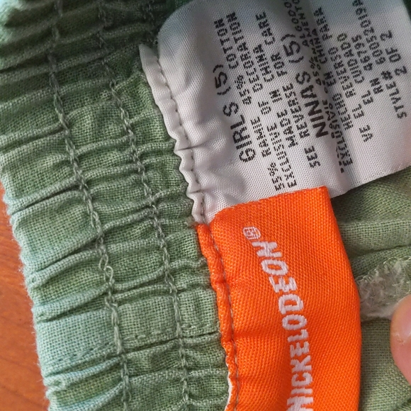 Girls Shorts Size 5 (2 pair) - Picture 5 of 6